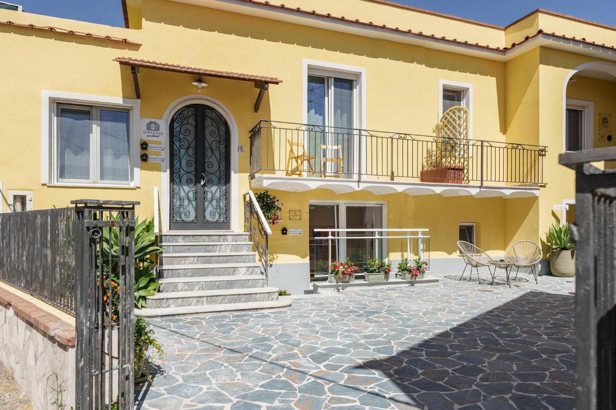 Ciraccio Apartments Procida Esterno foto